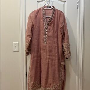 Elegant Pink Kurta with Intricate Embroidery